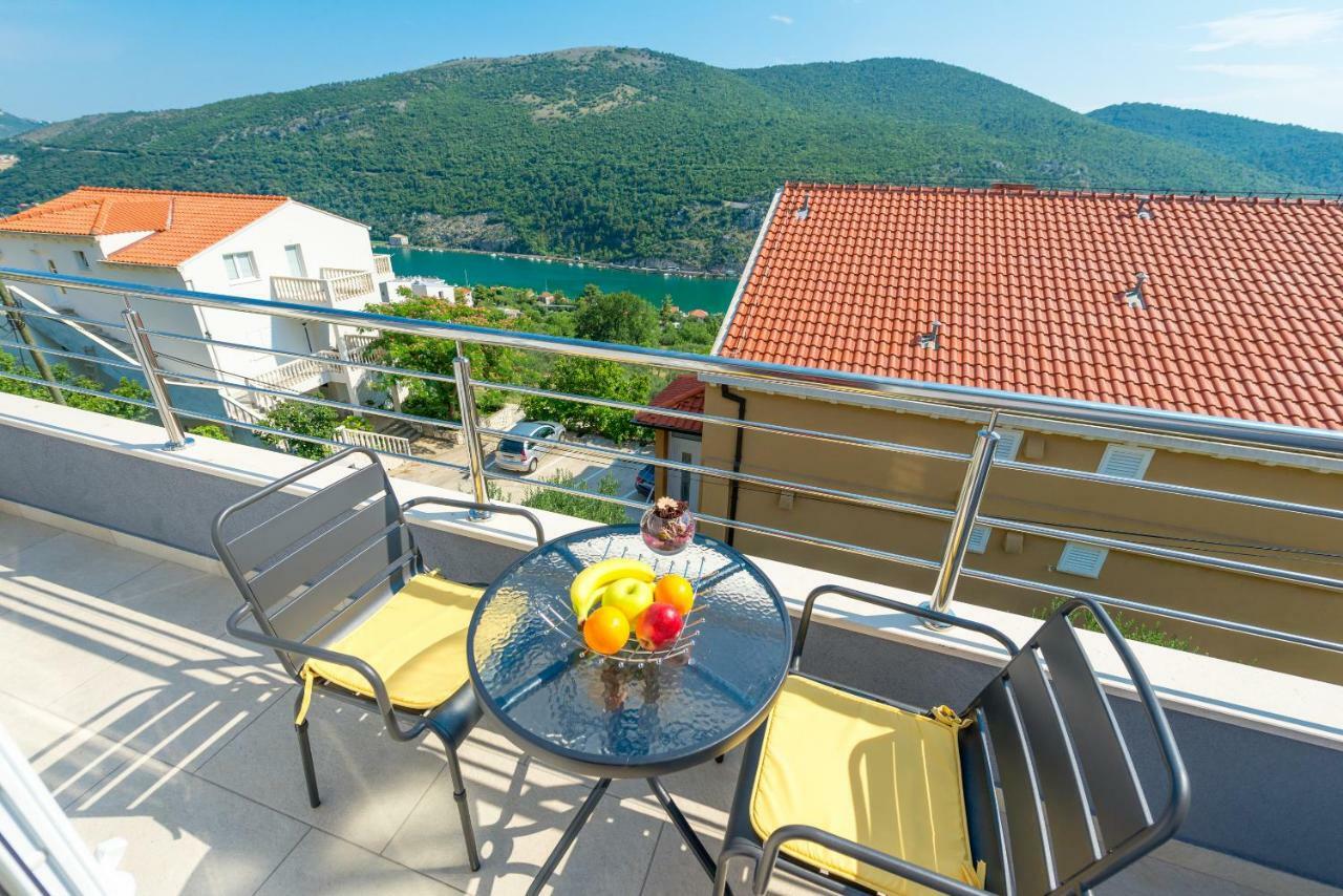 Guesthouse Pezo Mokošica Exterior foto